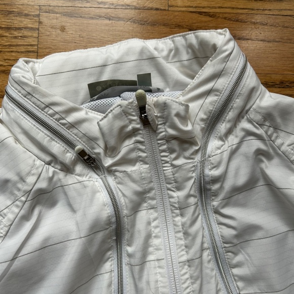 Athleta white lite weight zip jacket - Picture 2 of 12